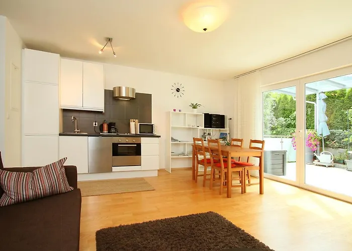 Am Seerosenweiher * إنسبروك