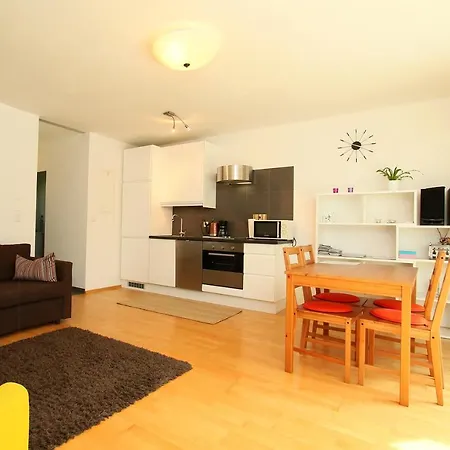 Am Seerosenweiher Innsbruck