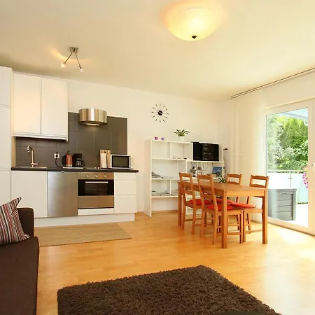 Am Seerosenweiher * Innsbruck